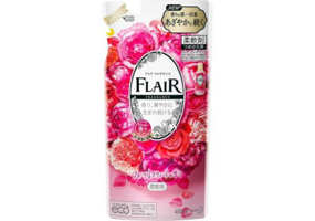 KAO Flair Fragrance Floral Sweet Кондиционер-смягчитель для белья, со сладким цветочно-фруктовым ароматом (сменная упаковка) 400 мл.